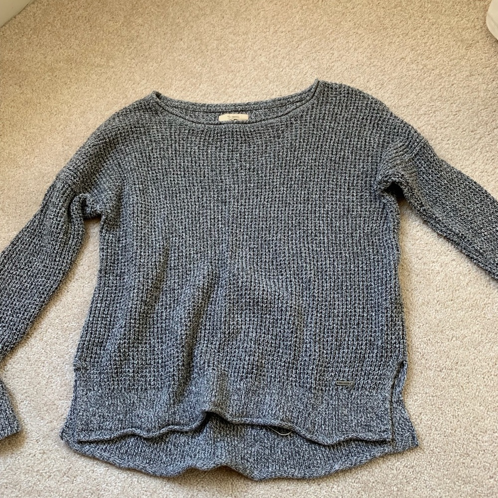 grey hollister sweater